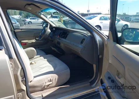 2000 Ford Crown Victoria from USA, damaged, VIN 2FAFP73W9YX174182